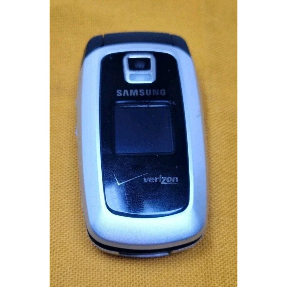 Samsung SCH-A870 Silver and Black Rare Cellular Phone with Charger Verizon